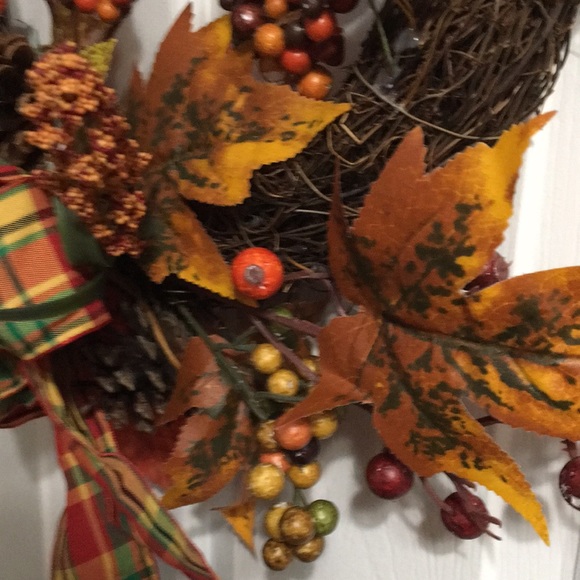 Fall wreath - gently used - Picture 5 of 6